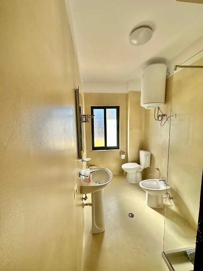 Amos City Center Apartment 티라나 0*,