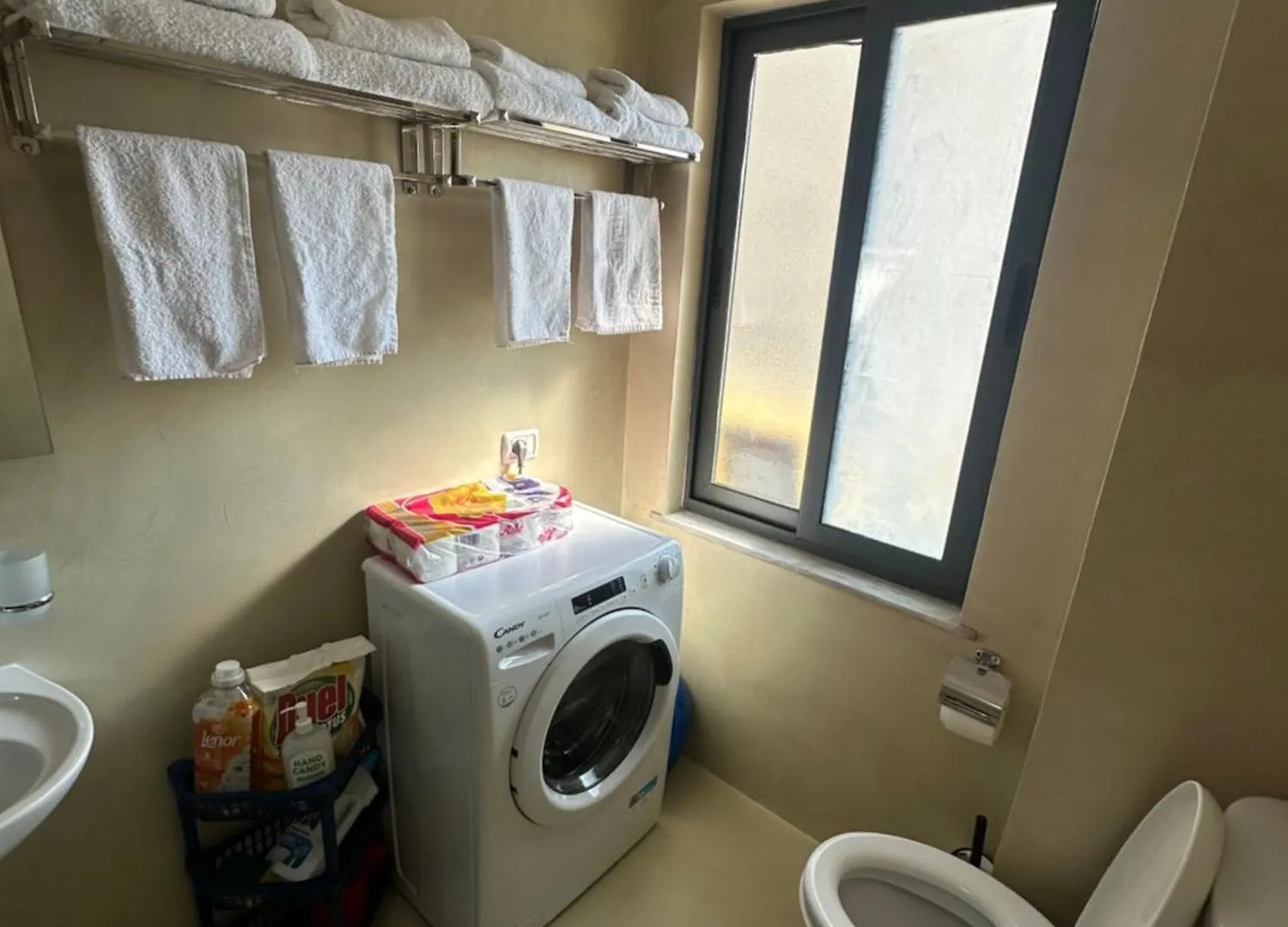 Amos City Center Apartment 티라나 0*,  알바니아